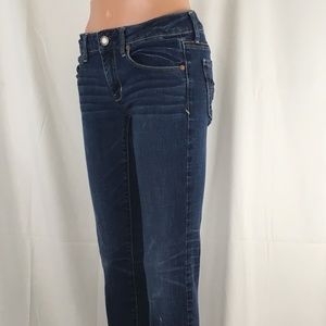 American Eagle Super Stretch Skinny Distressed size 6